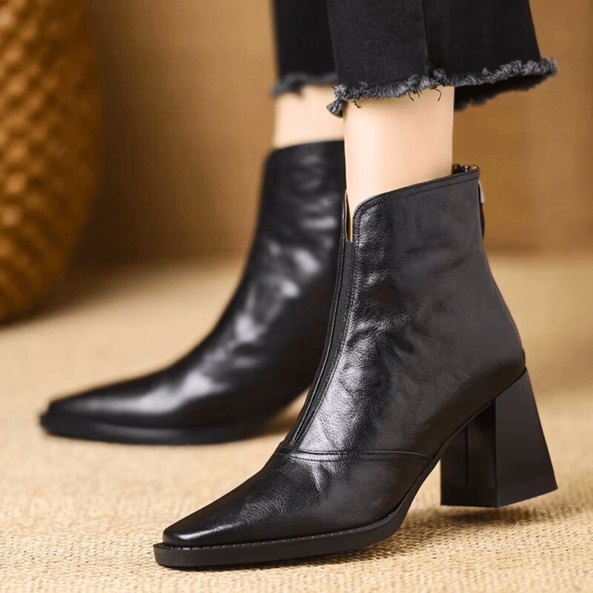 Leather ankle boots with medium heel