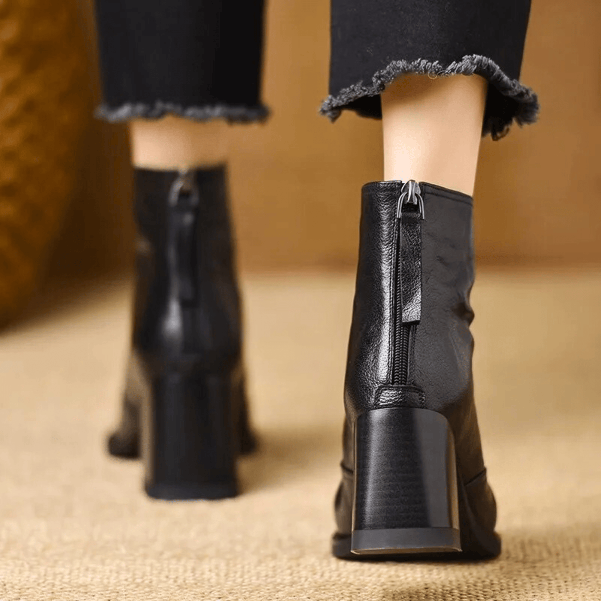 Leather ankle boots with medium heel